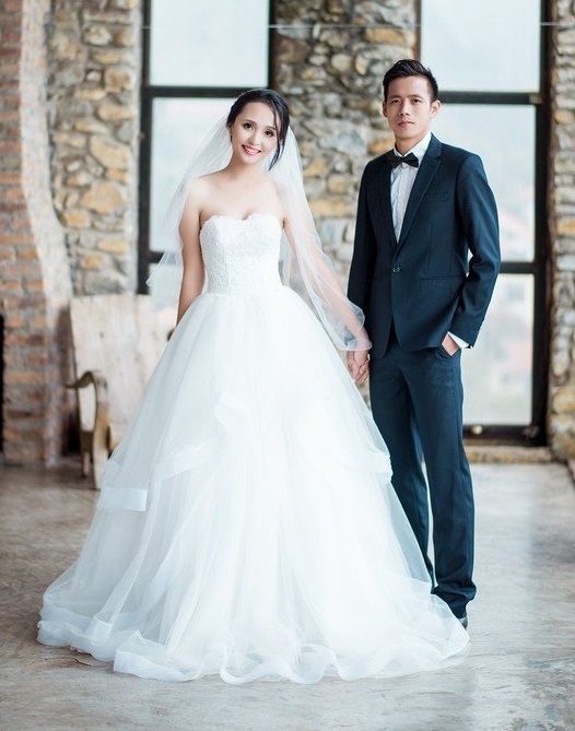 Đám cưới của tiền vệ Văn Quyết và cô dâu Huyền Mi sẽ được tổ chức vào đầu tháng 4.