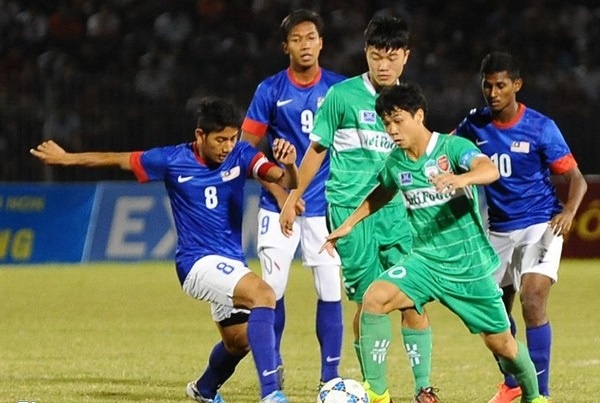 Lua Olympic Malaysia tung thua U19 HAGL 1-2 nam 2014 hinh anh