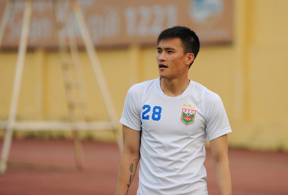 HLV Le Thuy Hai bo roi Cong Vinh hinh anh