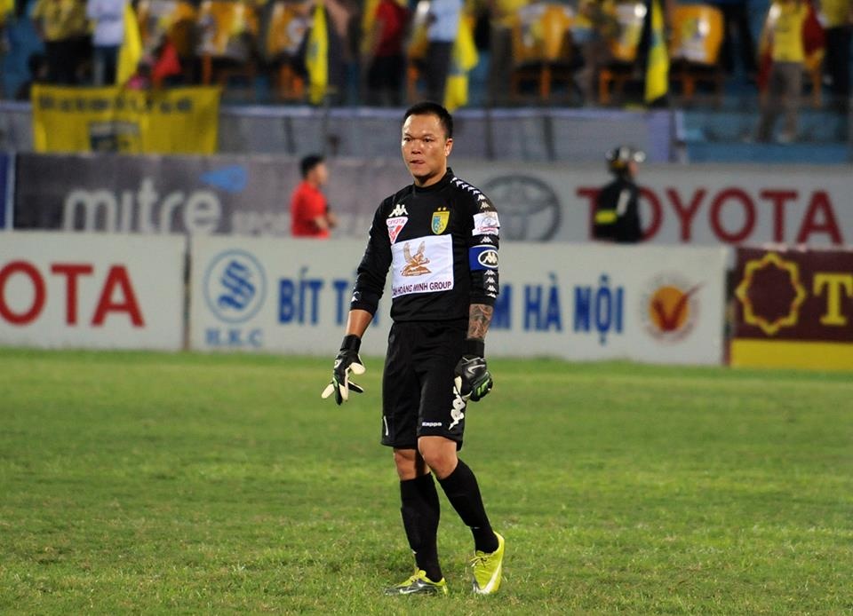 Hình ảnh buồn bã sau mỗi thất bại của Hà Nội T&T đang dần trở nên quen thuộc.