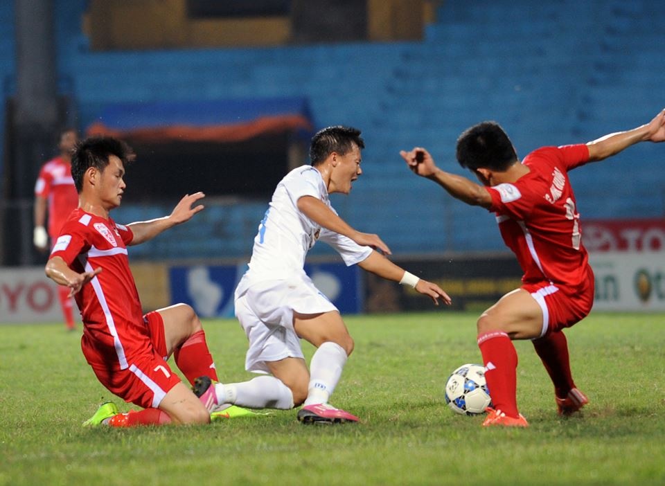 Gần 3 tháng trôi qua, Thành Lương cùng đồng đội chưa biết mùi chiến thắng ở V.League. 