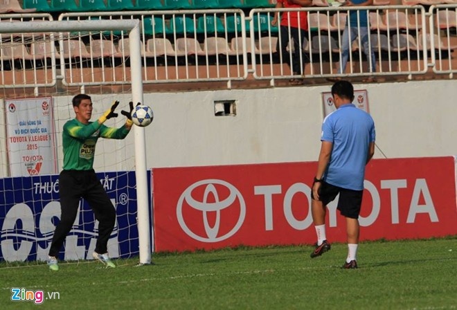 Thủ môn Minh Nhựt nhiều khả năng sẽ bắt chính trong trận gặp Hà Nội T&T. Ảnh: Lê Ngọc