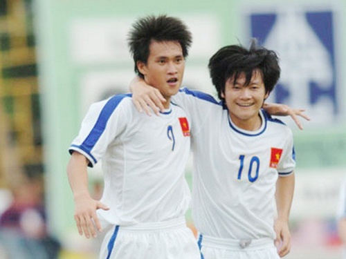 Văn Quyến và Công Vinh từng là cặp tiền đạo lợi hại của bóng đá Việt Nam.