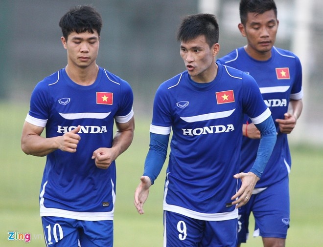 Công Phượng và Công Vinh trong buổi tập của đội tuyển Việt Nam. Ảnh: Tùng Lê