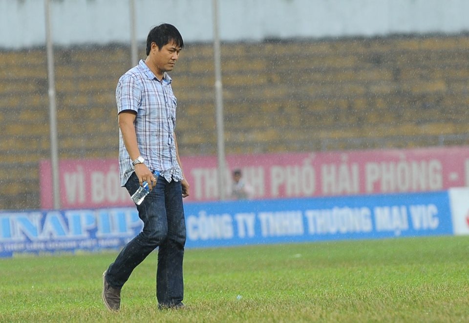 HLV Nguyễn Hữu Thắng là cựu trung vệ thuộc Thế hệ vàng của bóng đá Việt Nam. Ảnh: Tùng Lê