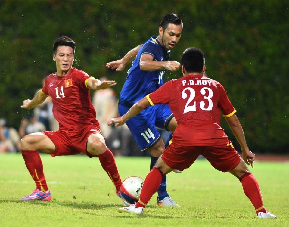 U23 Việt Nam đã thất thế hoàn toàn trước U23 Thái Lan. Ảnh: Hoàng Hà