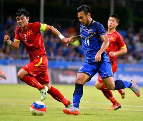 Tiền đạo Parkon loại bỏ toàn bộ hàng phòng ngự U23 Việt Nam ghi bàn mở tỷ số. Ảnh: Hoàng Hà