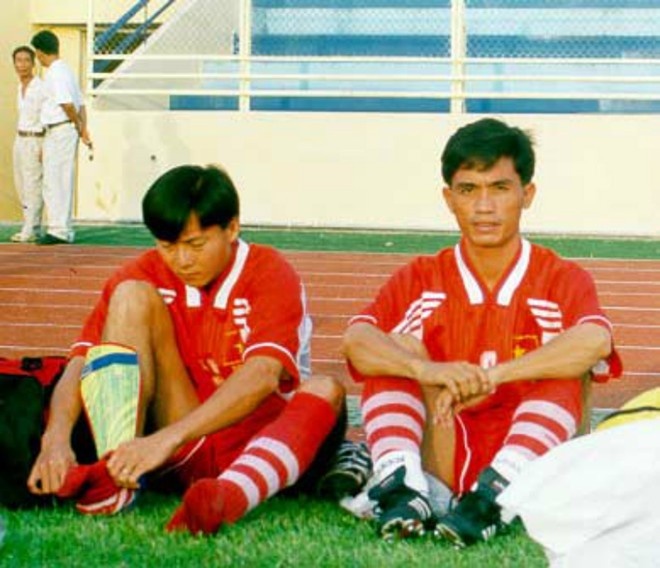Văn Sỹ Hùng (phải) và Lê Huỳnh Đức là cặp tiền đạo rất ăn ý của ĐTVN tại SEA Games 1997.