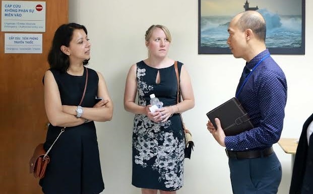 Man City yeu cau duoc cham soc cao hon Arsenal tai Viet Nam hinh anh