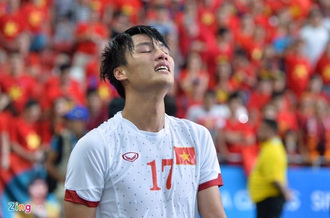 Nỗi buồn của Hồng Quân sau trận bán kết SEA Games 28. Ảnh: Hoàng Hà