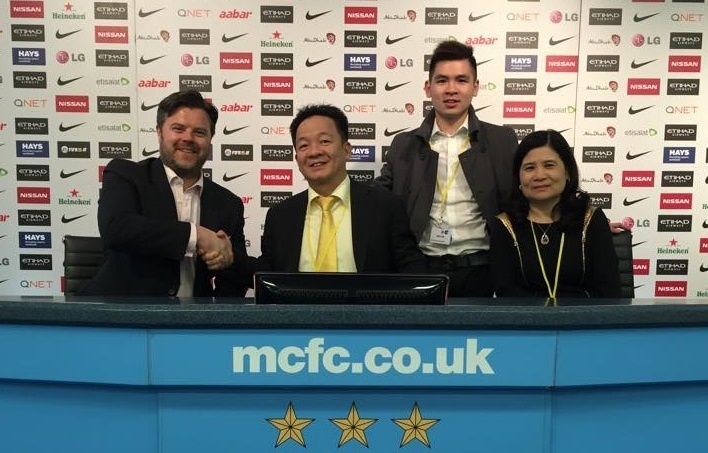 Bau Hien chinh thuc hoan tat hop dong moi Man City sang VN hinh anh