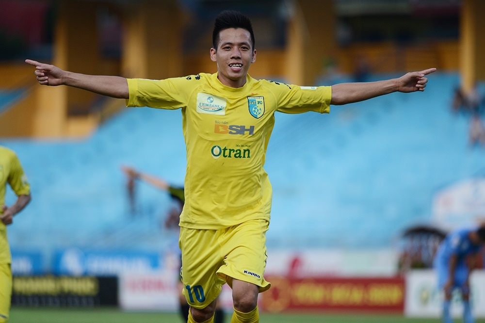 A quan V.League huy diet doi thu bang ty so 7-0 hinh anh