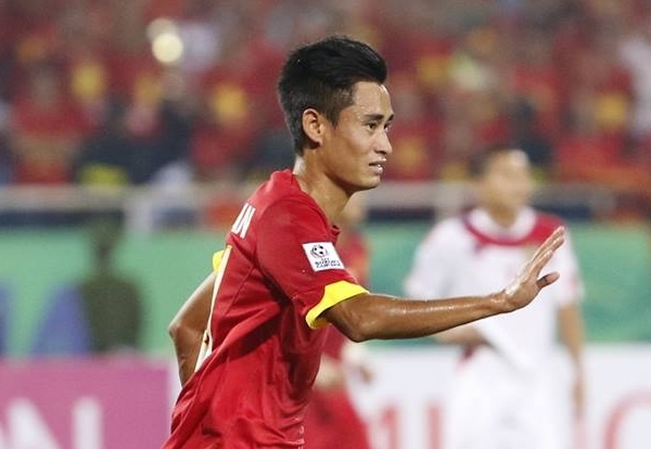 ‘Qua bong vang’ cua HLV Miura lo tran Man City hinh anh