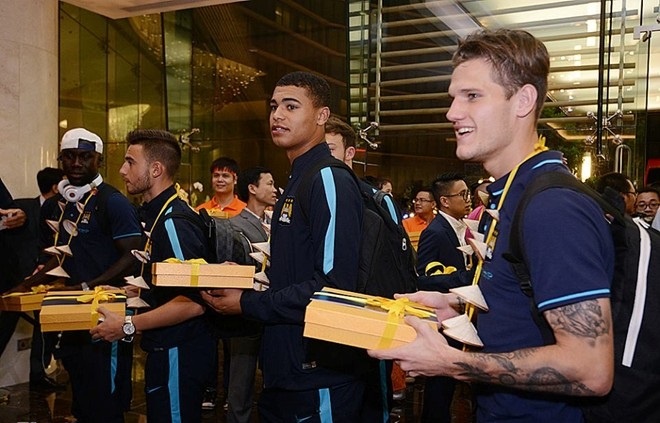 Man City den Viet Nam: Giao luu cung than tuong hinh anh