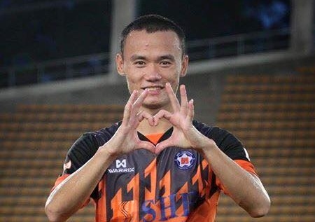 Tien dao Viet Nam lap them cu dup, ghi 14 ban o Lao League hinh anh