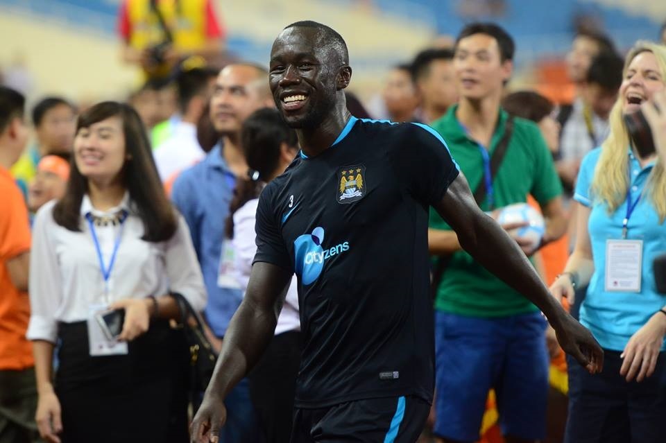 Cuu hau ve Arsenal de lai an tuong tot voi fan Viet Nam hinh anh