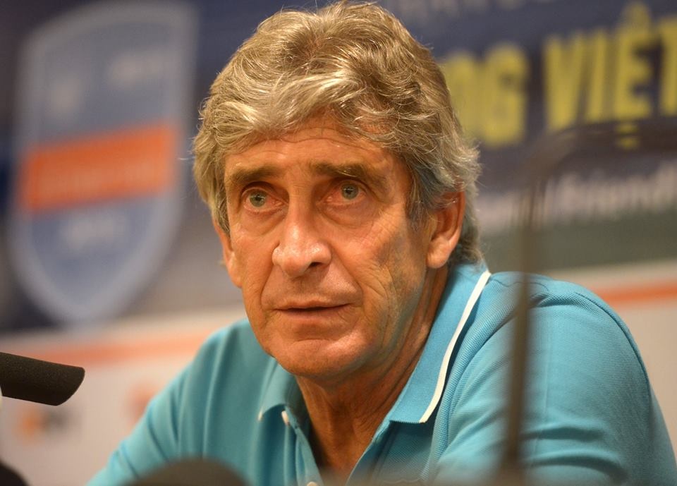 HLV Pellegrini cũng như các cầu thủ Man City thể hiện cách ứng xử hoàn toàn khác biệt so với Arsenal năm 2013. Ảnh: Hoàng Anh