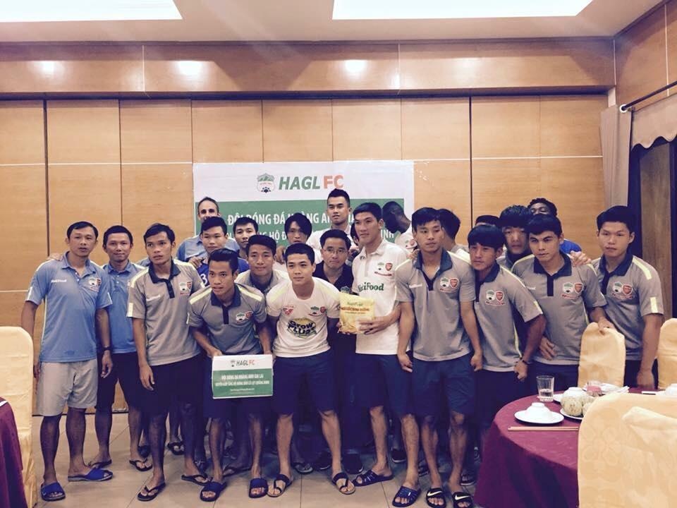 CLB HAGL quyen gop ung ho dong bao Quang Ninh hinh anh