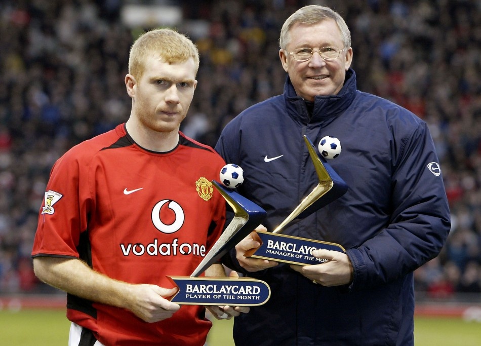 HLV Alex Ferguson và tiền vệ Paul Scholes.