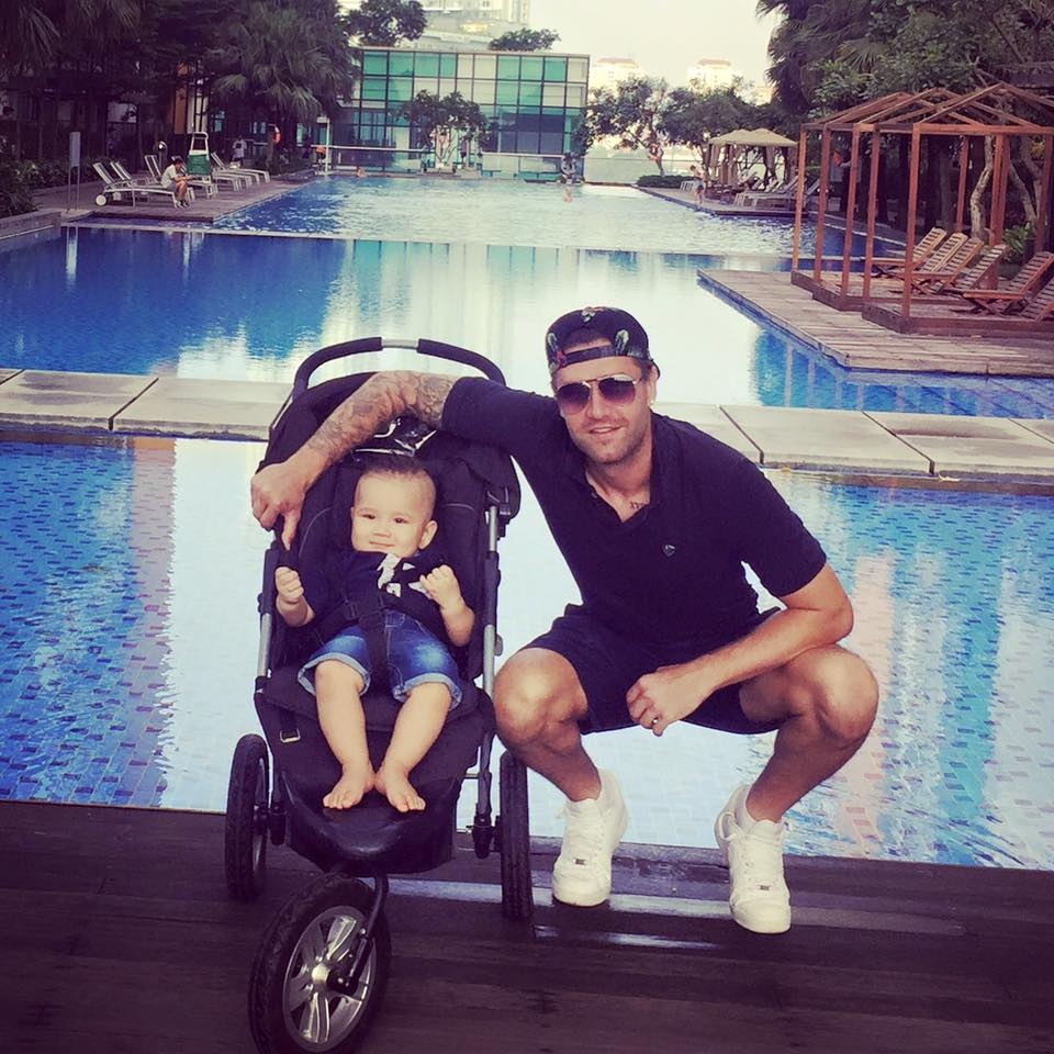 Có vẻ ngoài lãng tử và cuốn hút như diễn viên điện ảnh, nhưng Danny van Bakel là 