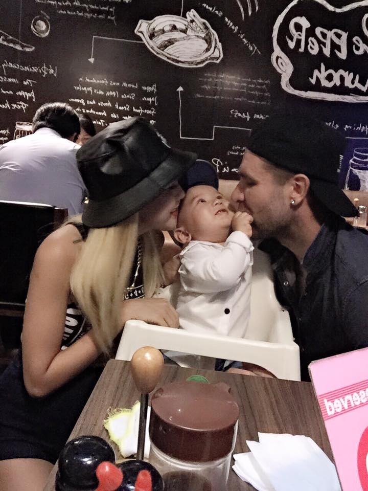 Tổ ấm hạnh phúc tiếp thêm động lực để Danny van Bakel vượt qua cú sốc và thi đấu ngày càng 