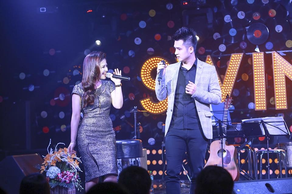 Ca sĩ Vũ Hà Anh (phải) từng lọt vào top 6 cuộc thi Sao mai điểm hẹn năm 2012.