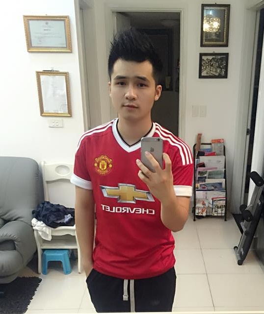 Hà Anh tự nhận mình là fan cuồng của Quỷ đỏ.