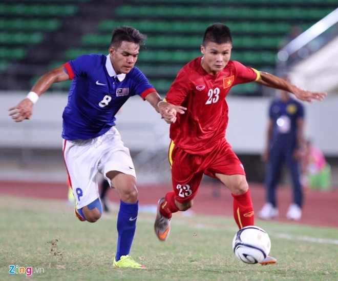 Sức tấn công của U19 Việt Nam được cải thiện đáng kể sau khi những cầu thủ như Quang Hải, Tiến Linh được tung vào sân. Ảnh: Tùng Lê