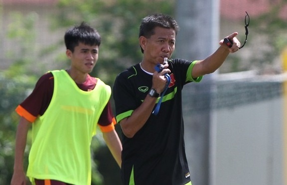 Huan luyen vien cua U19 Viet Nam dan tro thanh Miura 2.0 hinh anh