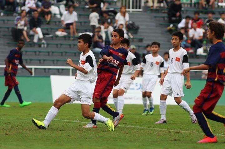 U12 Việt Nam so tài cùng U12 Barcelona.