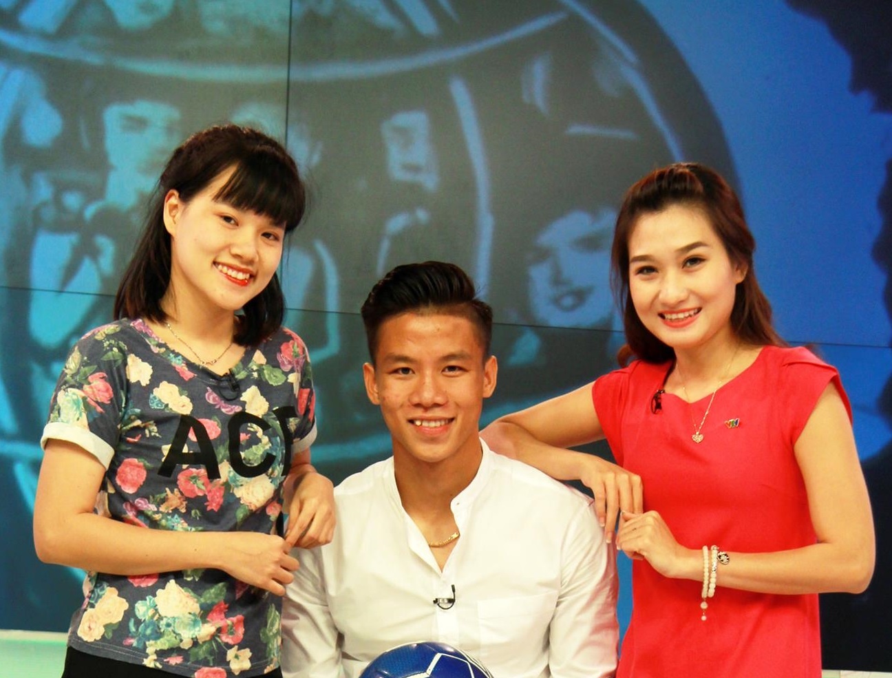 Ngọc Hải bảnh bao xuất hiện trên chương trình Bữa trưa vui vẻ. Ảnh: VTV6