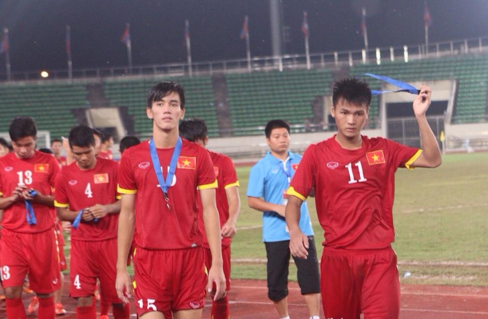 Nỗi buồn của U19 Việt Nam sau khi thua trận.