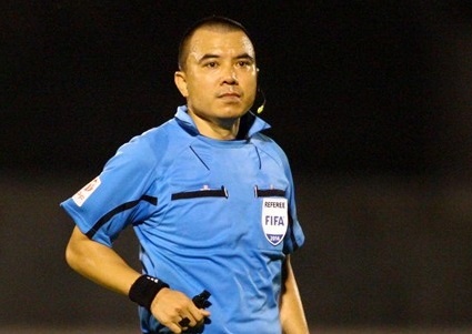 Trong tai dieu khien tran SLNA - Da Nang bi treo coi hinh anh