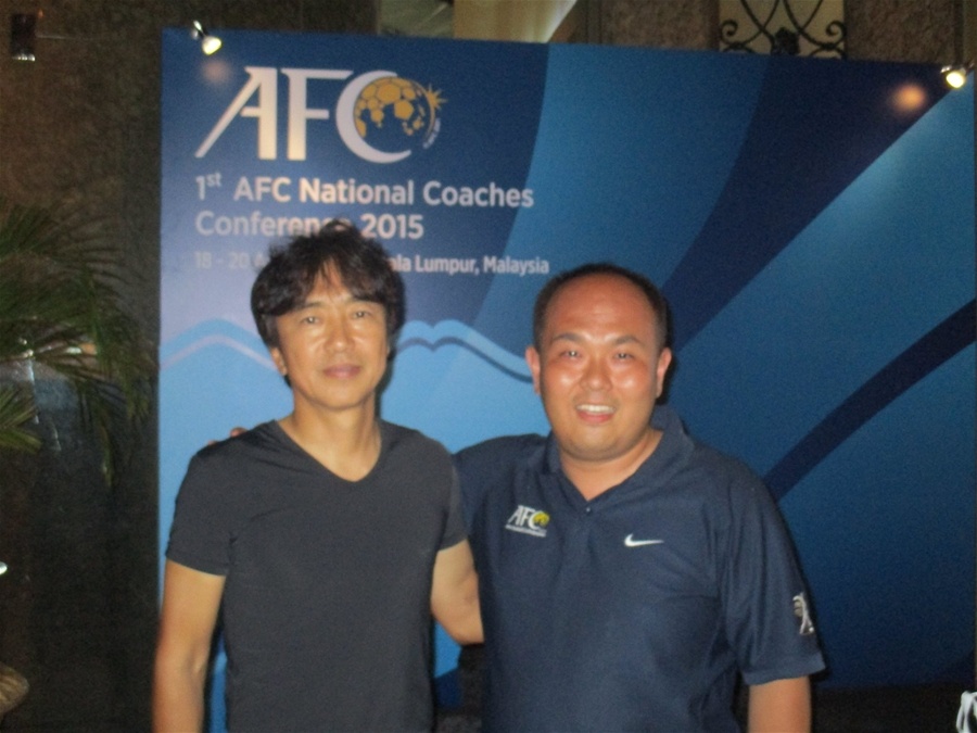 Takashi Morimoto và HLV Miura tại cuộc hội thảo các HLV đội tuyển quốc gia châu Á.