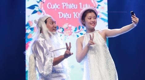 Quang Thang hoa than thanh ong But selfie cung co Tam hinh anh