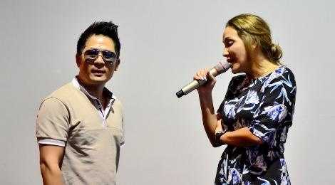 Thanh Ha phan khich khi duoc Bang Kieu dem dan guitar hinh anh