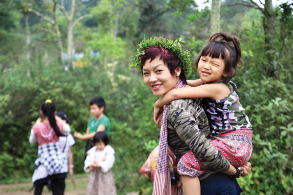 Thai Thuy Linh thay so cu dan mang anh 2