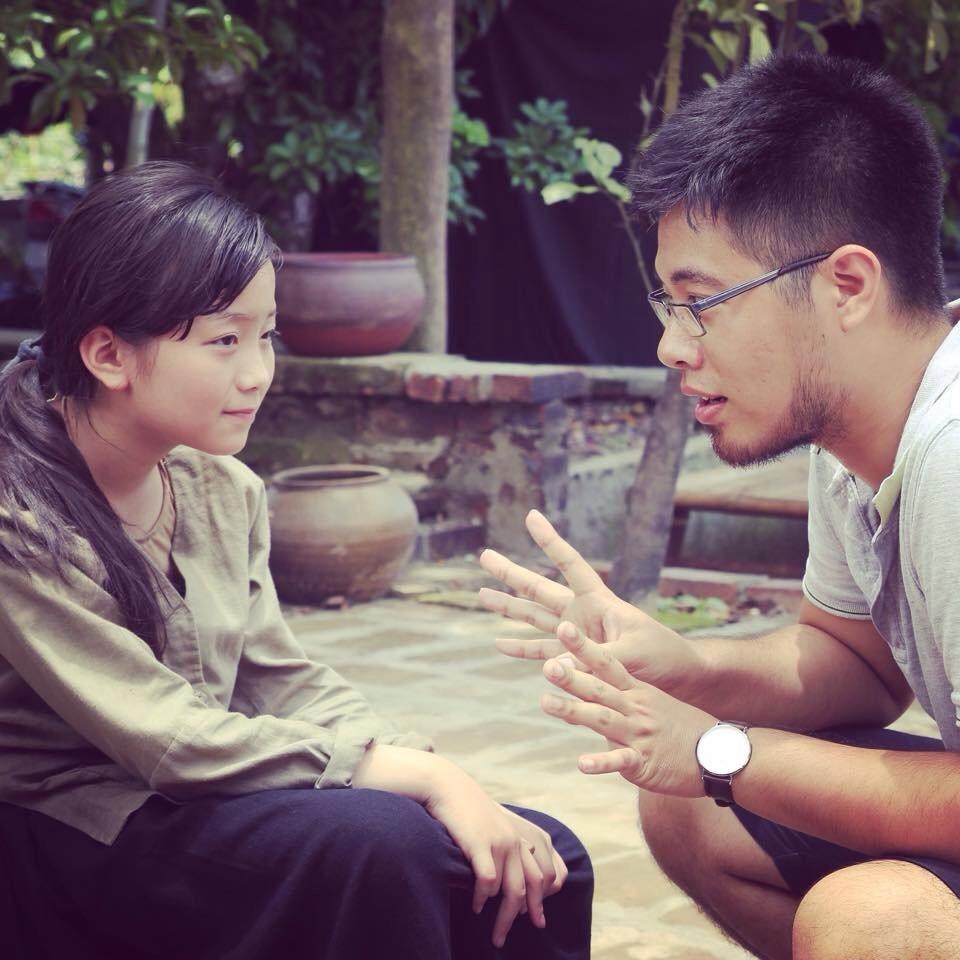 em bé hát quốc ca làm việc 28 tiếng ảnh 3 em be hat quoc ca lam viec 28 tieng anh 3