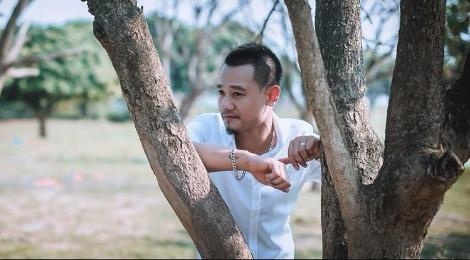 Nguyen Duc Cuong sang tac ve cuoc song doc than vui ve hinh anh