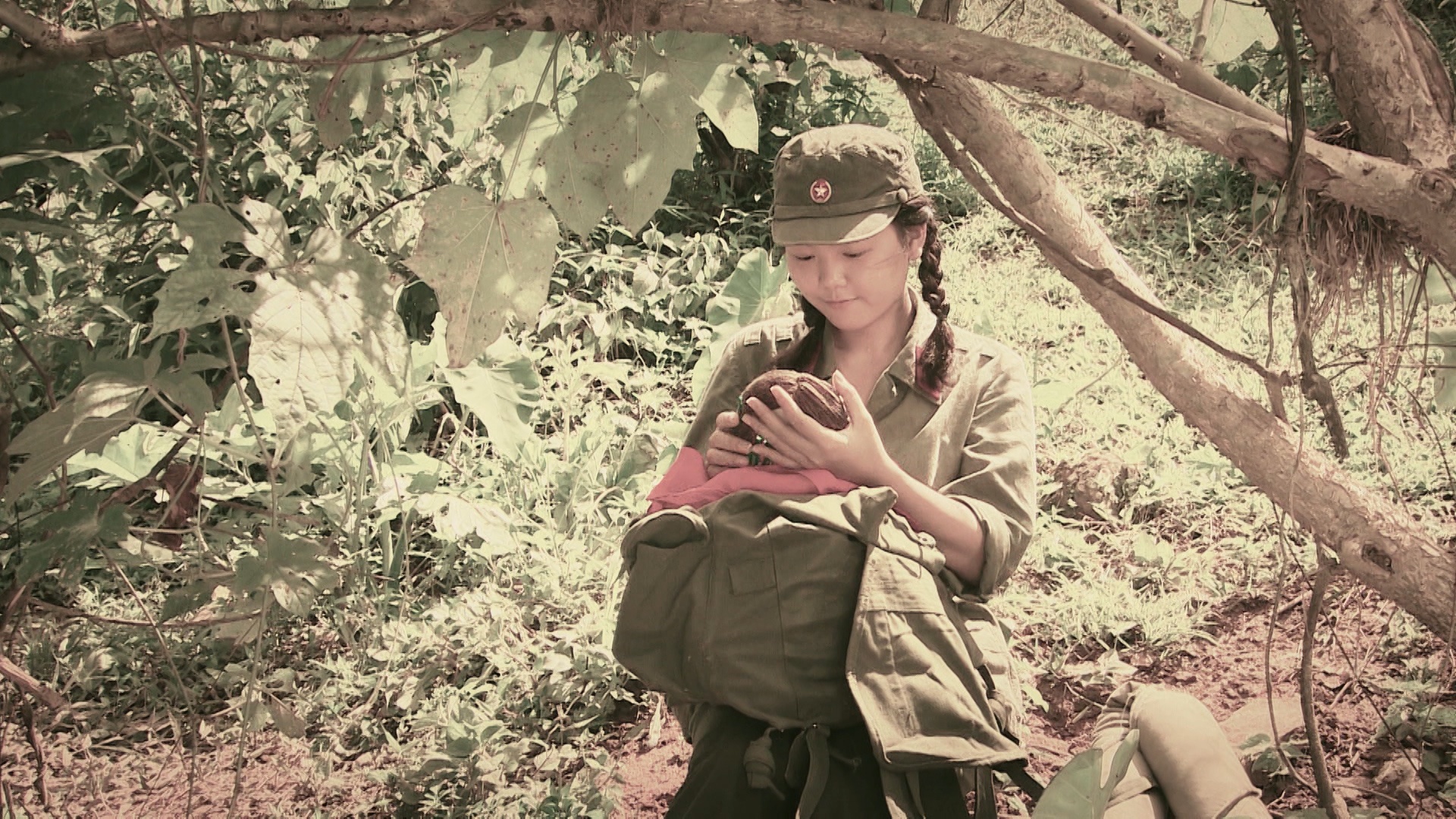 nữ chiến sĩ 16 tuổi hy sinh bên búp bê nhỏ ảnh 1 nu chien si 16 tuoi hy sinh ben bup be nho anh 1