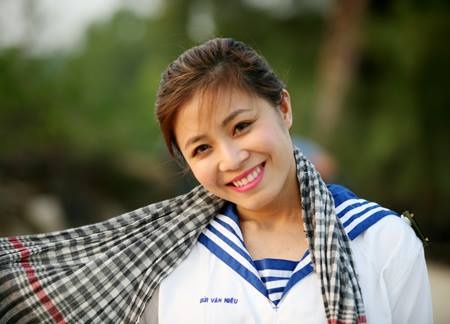 MC Hoang Linh: 'Toi yeu nhieu va do vo cung nhieu' hinh anh