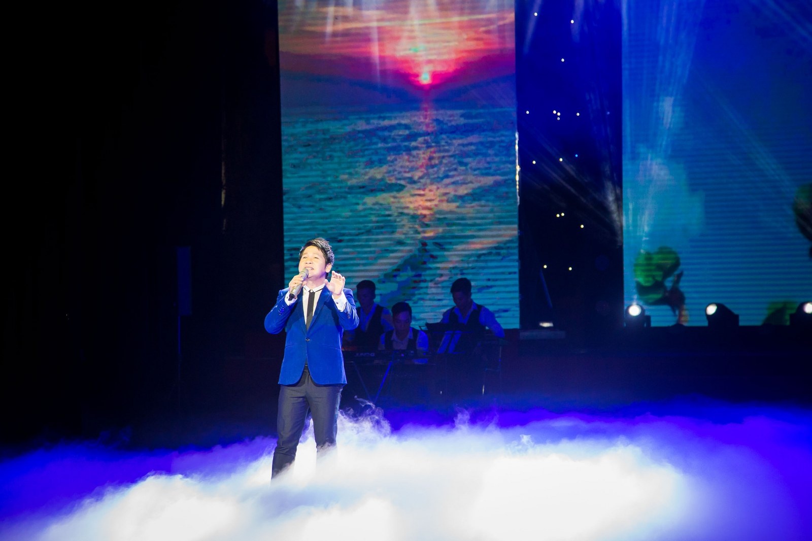 hát về Bác Hồ ảnh 2 hat ve Bac Ho anh 2