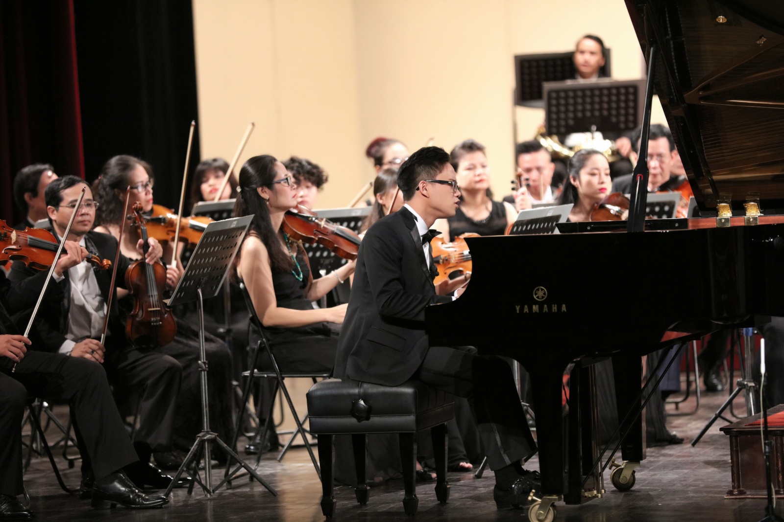 Duong My Linh song doi cung ong xa anh 2