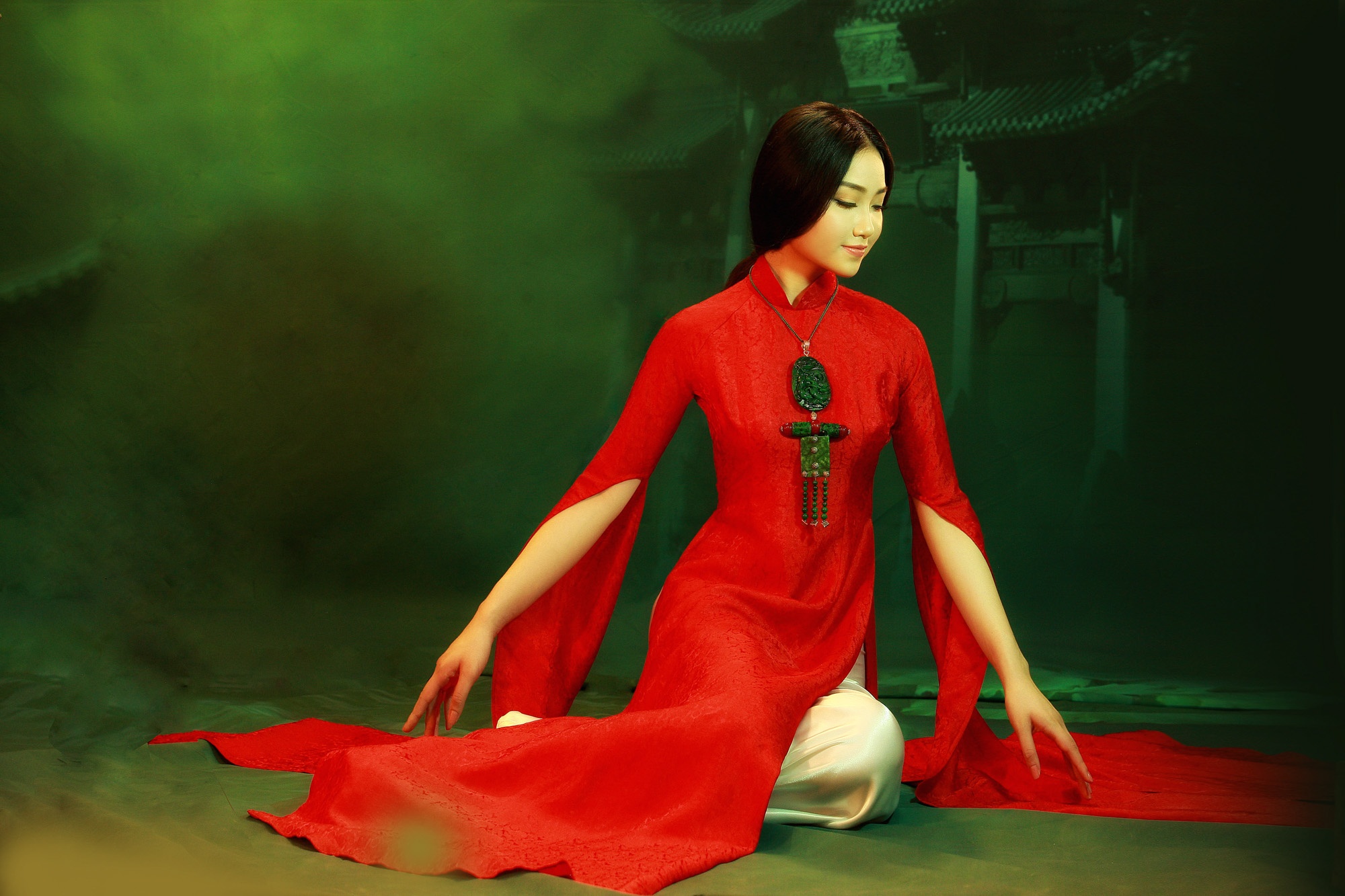 NTK Lan Huong gioi thieu ao dai Viet tai Trung Quoc hinh anh