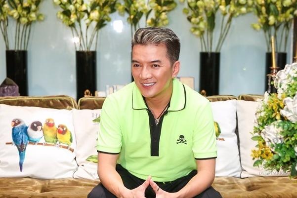 Kinh phi dau tu live show Dam Vinh Hung can moc 12 ty hinh anh
