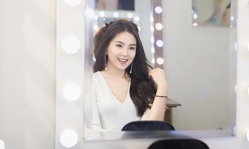 MC Mai Ngoc rang ro du su kien hinh anh