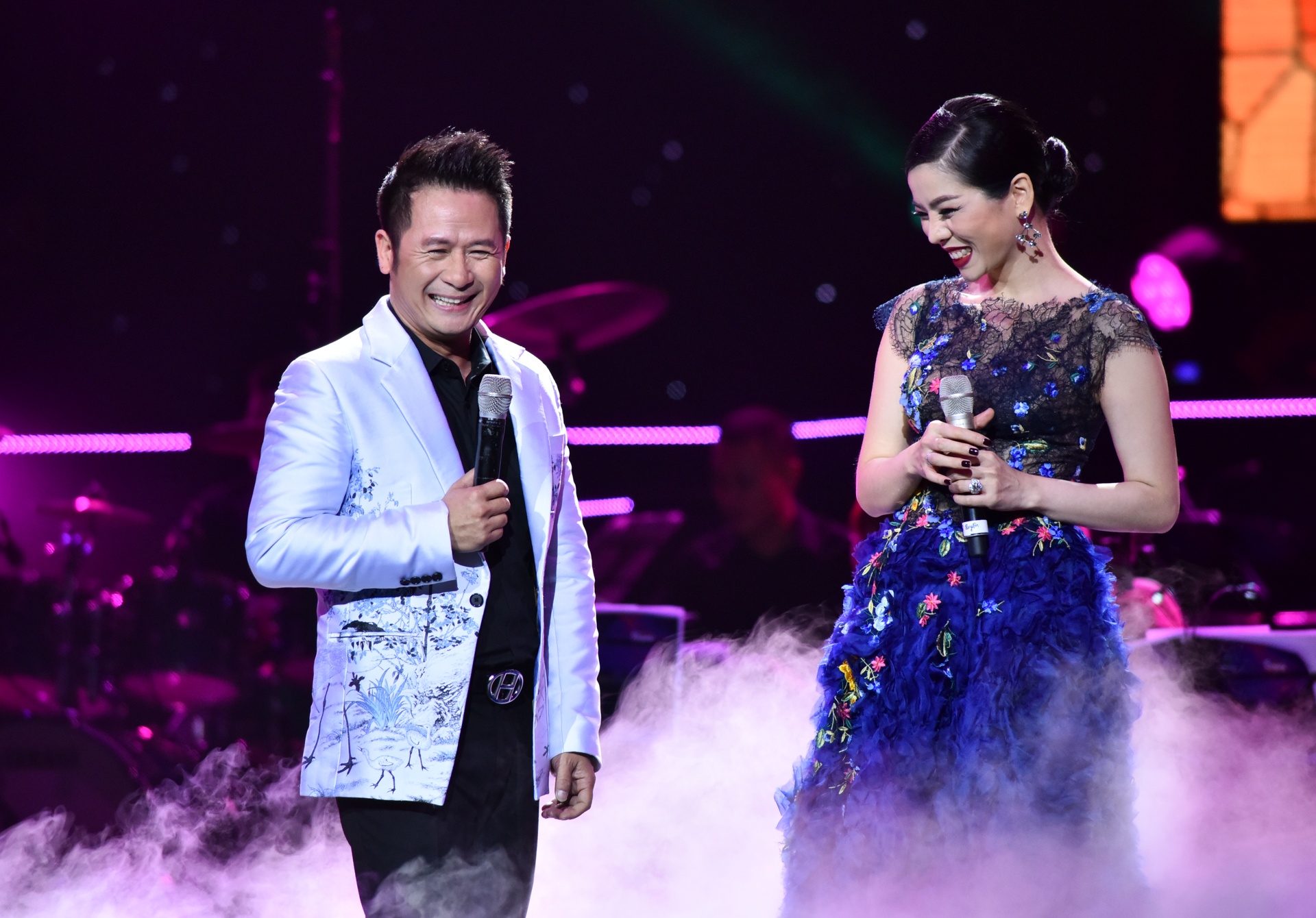 Bang Kieu om Quang Le anh 10