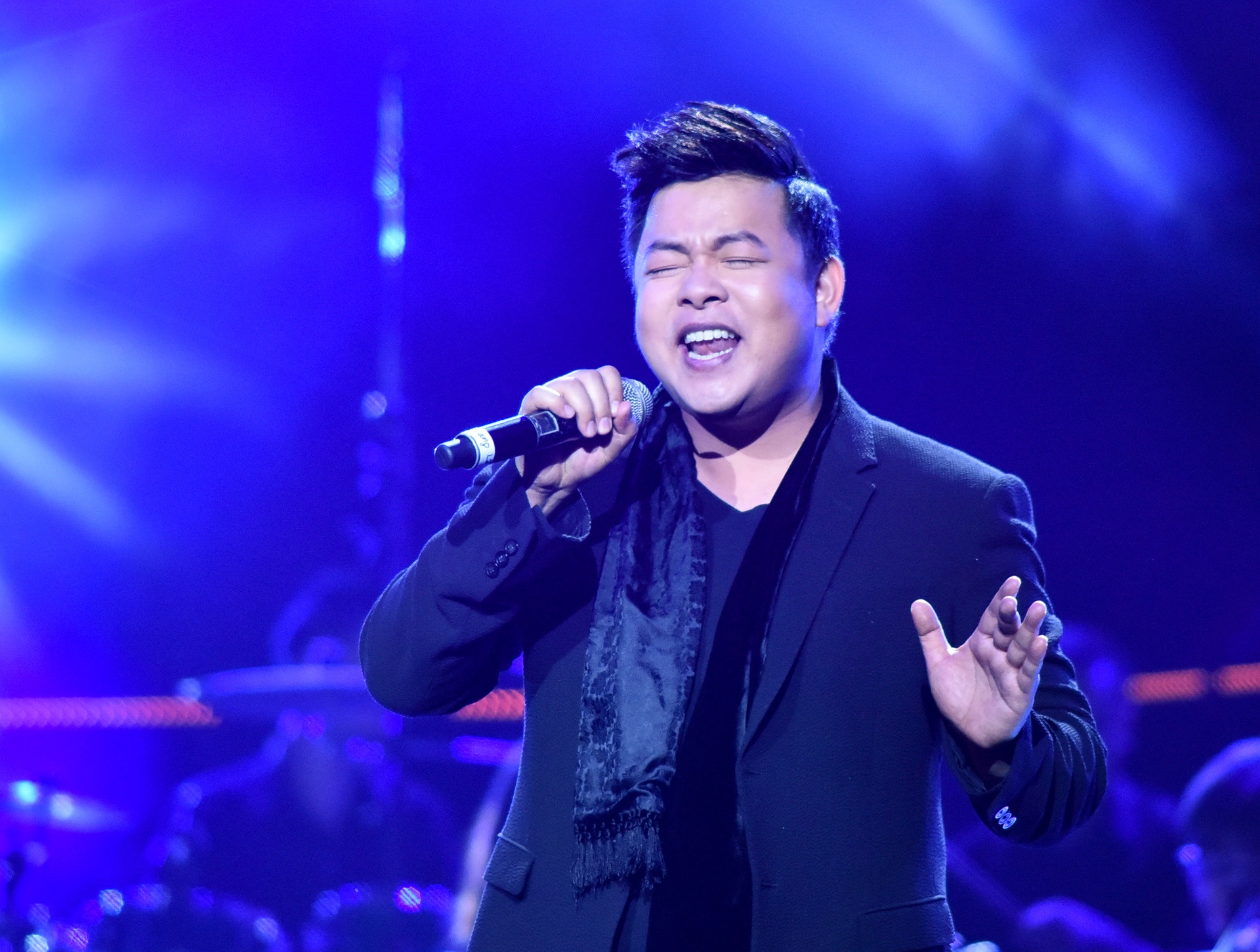 Bang Kieu om Quang Le anh 5