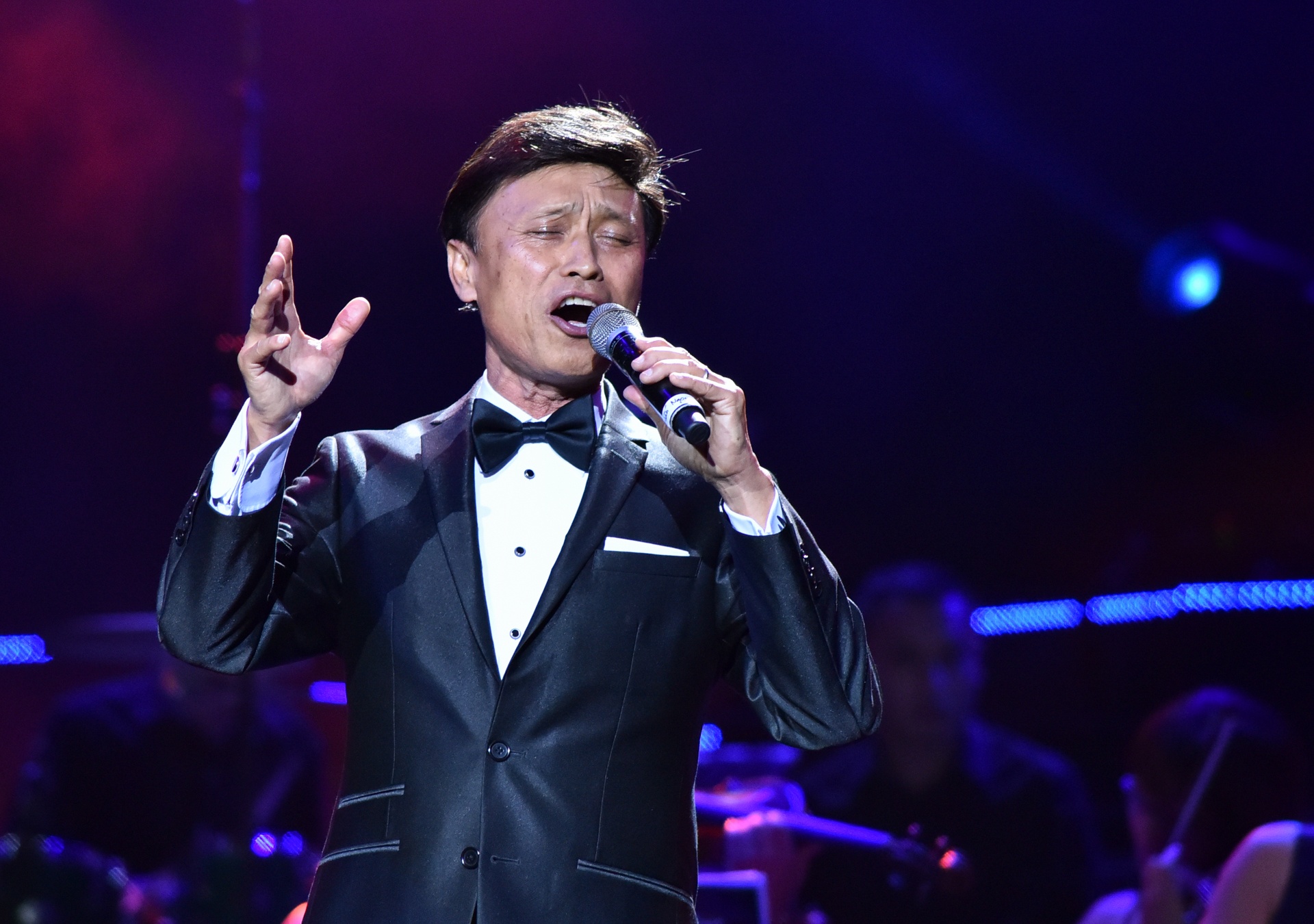 Bang Kieu om Quang Le anh 8