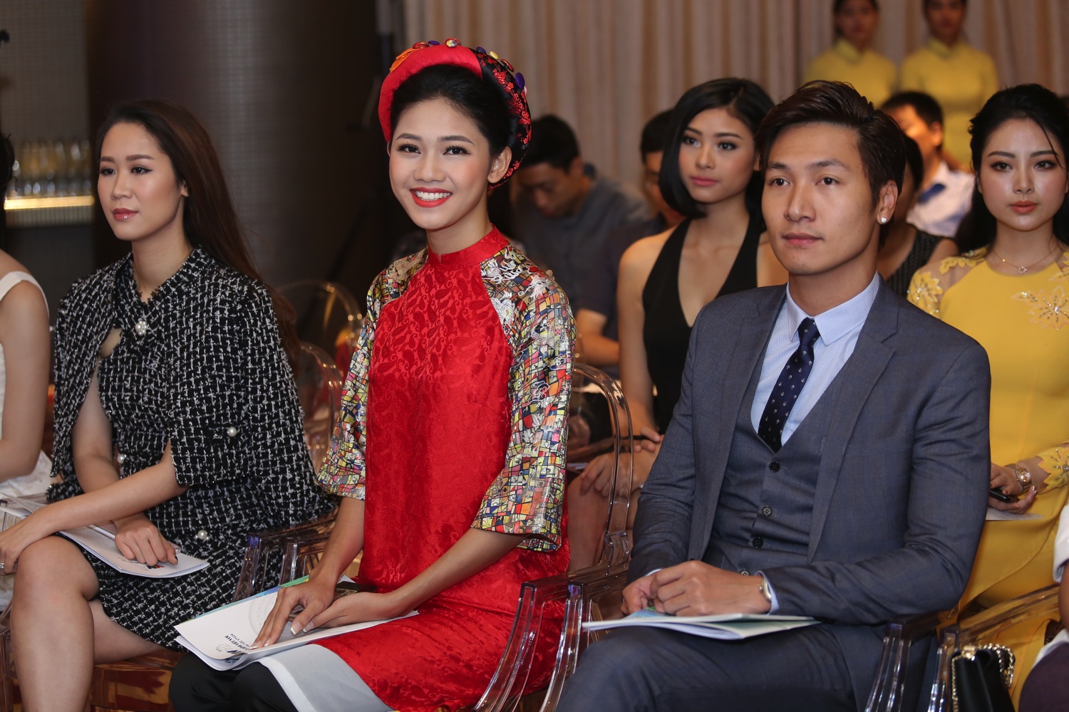 a hau Thanh Tu rang ro anh 4